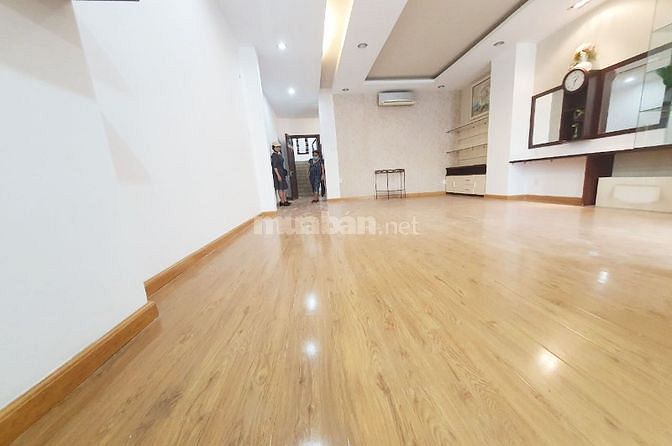 Cho thuê Nhà view Hà đô Centrosa - gần Vạn Hạnh Mall ( CÓ HẦM ĐỂ Ô TÔ)