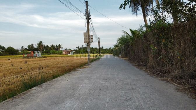 **Bán lô đất ở mặt tiền đường Nguyễn văn mỹ ở Tân trụ,Long An