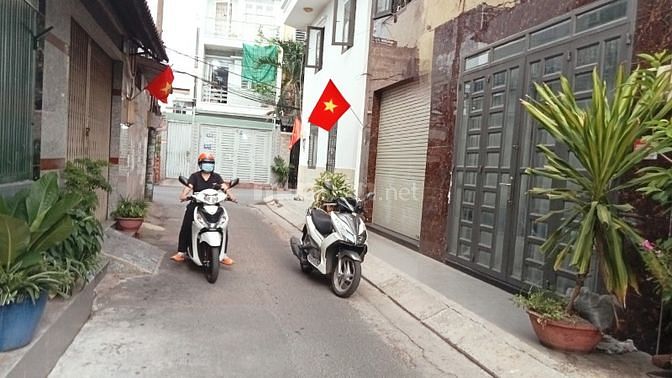 Bán nhà Đường số 4, P.16, GV: 7,5 x 5, giá 4,5tỷ