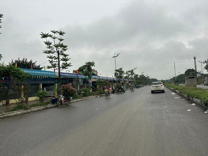 Tôi chính chủ có 65 m mặt đường 40 m vỉa hè 7m tại Ngọc Thuỵ,Long Biên