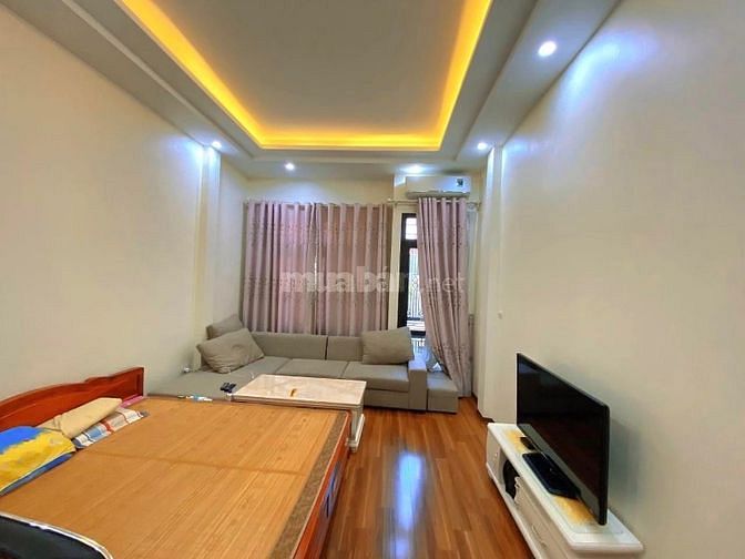 Bán nhà Trần Thái Tông 46M 5 TẦNG Tặng nội thất giá 5,x tỷ