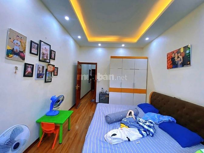 Bán nhà Trần Thái Tông 46M 5 TẦNG Tặng nội thất giá 5,x tỷ