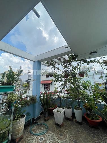 Chính chủ bán nhà 3 tầng, 4 phòng ngủ ngay trung tâm quận Phú Nhuận