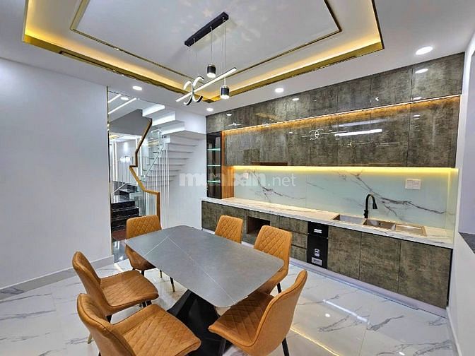 Bán nhà Thủ Đức, 8.6 tỷ, 74.7m2, Nội Thất Cao Cấp, Xe Hơi Đậu Nhà