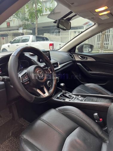 Chính chủ cần bán mazda 3 sedan đời 2018 bản FL giá 450 triệu