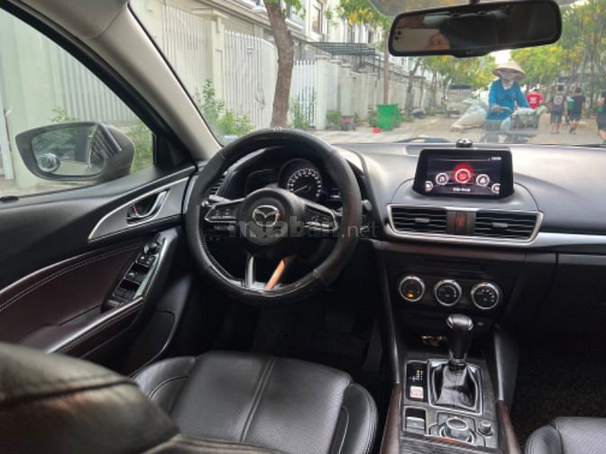 Chính chủ cần bán mazda 3 sedan đời 2018 bản FL giá 450 triệu