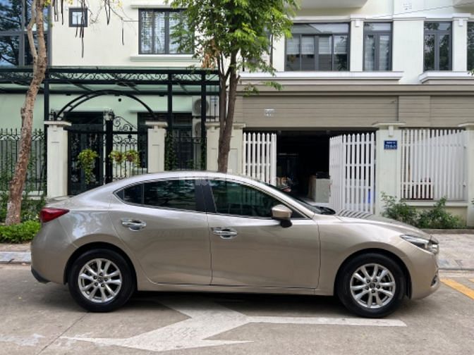 Chính chủ cần bán mazda 3 sedan đời 2018 bản FL giá 450 triệu
