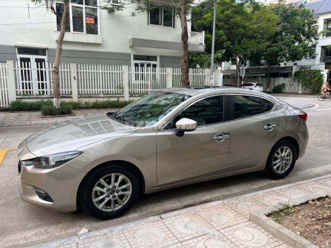 Chính chủ cần bán mazda 3 sedan đời 2018 bản FL giá 450 triệu