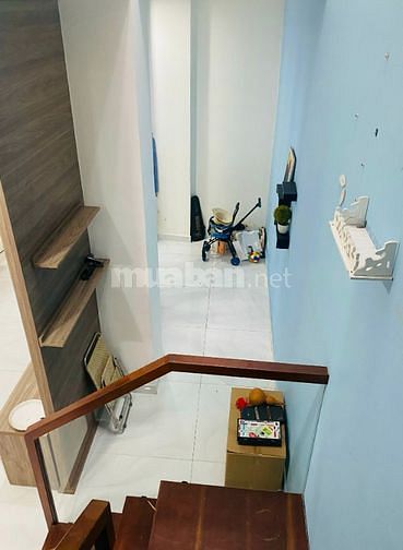 Lữ Gia giáp Q10. Đường 10m, DT 4x14m, 3 tầng