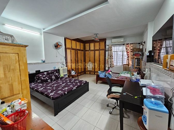 Bán nhà hẻm 181 Âu Dương Lân, P.2, Quận 8, DT 4.49x19.78m, 3 lầu