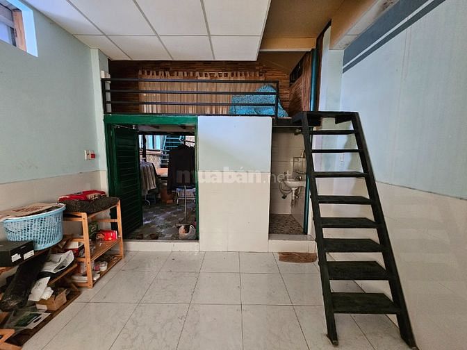 Bán nhà hẻm 181 Âu Dương Lân, P.2, Quận 8, DT 4.49x19.78m, 3 lầu