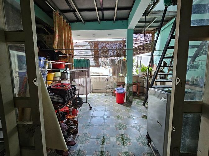 Bán nhà hẻm 181 Âu Dương Lân, P.2, Quận 8, DT 4.49x19.78m, 3 lầu