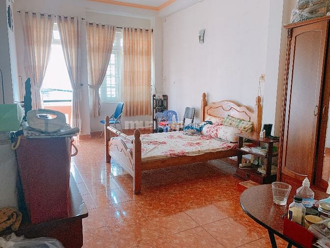 Bán gấp nhà HXH Số 3 Thành Thái. DT : 50m vuông.