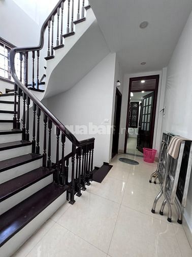 Bán nhà Cầu Giấy DT 57m2 lô góc, đường ô tô tải tránh nhau