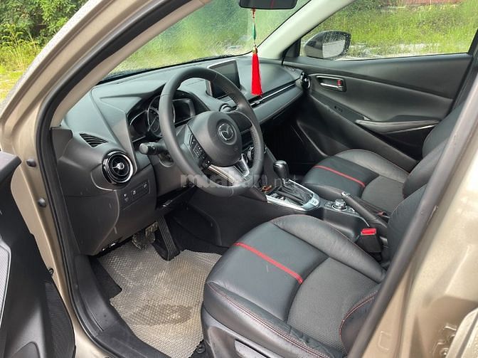 Bán gấp xe Mazda2 sedan đời 2018 đi 3 vạn xịn