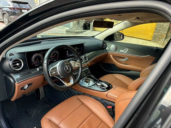 mercedes E300 sx 2019 màu đen/nâu