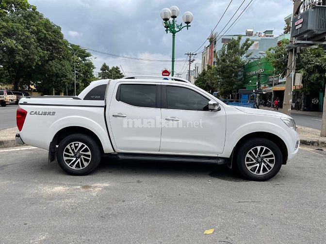 Navara 4x2 Auto mầu trắng nhà mua dùng du lịch