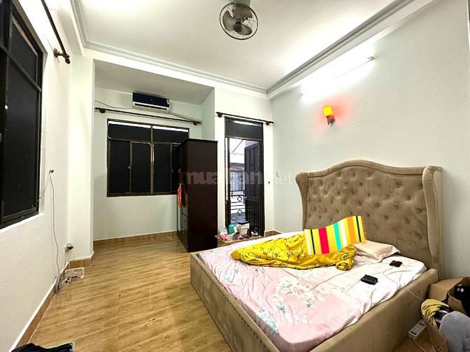Bán Nhà Nguyễn Khoái Quận 4, Hẻm 4M, 58m2 (4.8 x12), Vuông đẹp