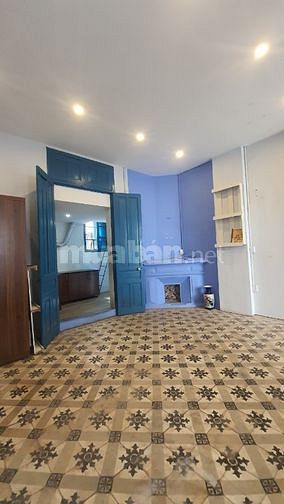 Bán căn hộ khép kín tầng 2- số nhà 54 Yên Ninh, Ba Đình