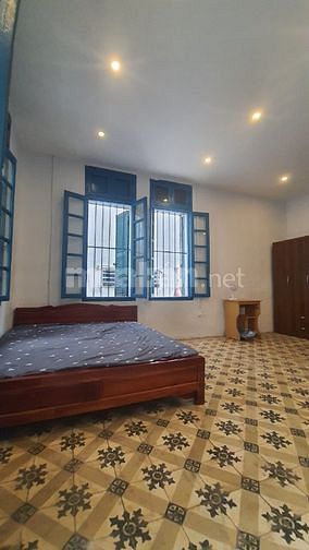 Bán căn hộ khép kín tầng 2- số nhà 54 Yên Ninh, Ba Đình