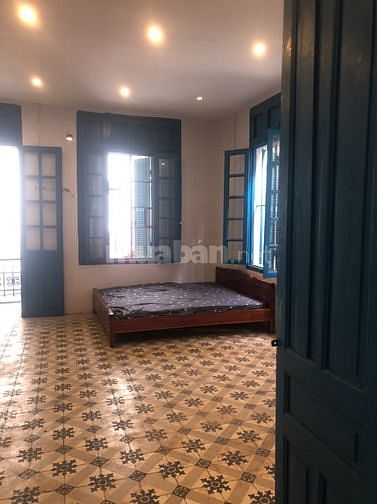 Bán căn hộ khép kín tầng 2- số nhà 54 Yên Ninh, Ba Đình