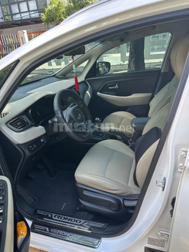 KIA RONDO GMT 2019 trắng đăng ký 08/2019