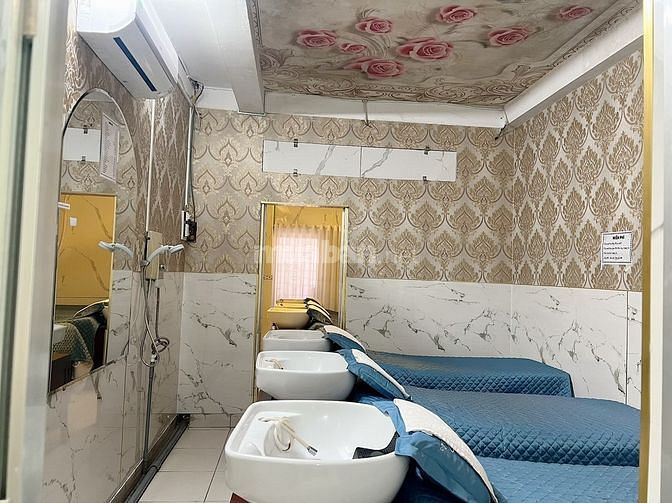 Hớt tóc Quốc Tế. Cần Tuyển 1 thợ nữ ráy tai, gội đầu