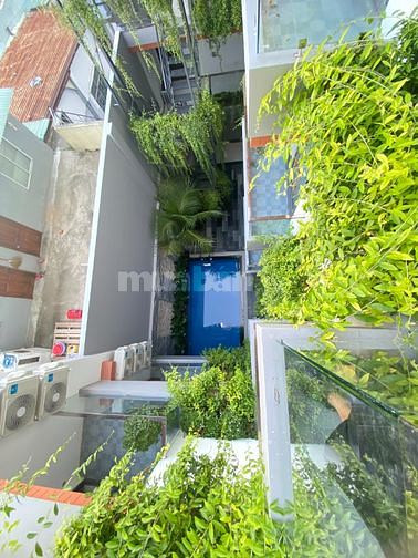 cho thuê căn hộ 1 phòng ngủ có ban công, hồ bơi, không gian xanh