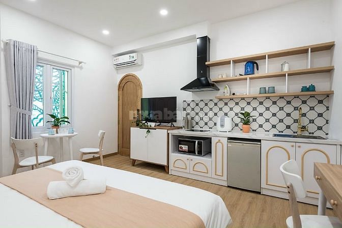Bán nhà Đề Thám 8x12 nhà 5 tầng hđt 110 triệu giá 21 tỷ