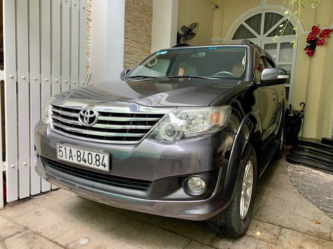 Gia đình cần bán xe Fortuner bản V đời cuối 2014, 420tr