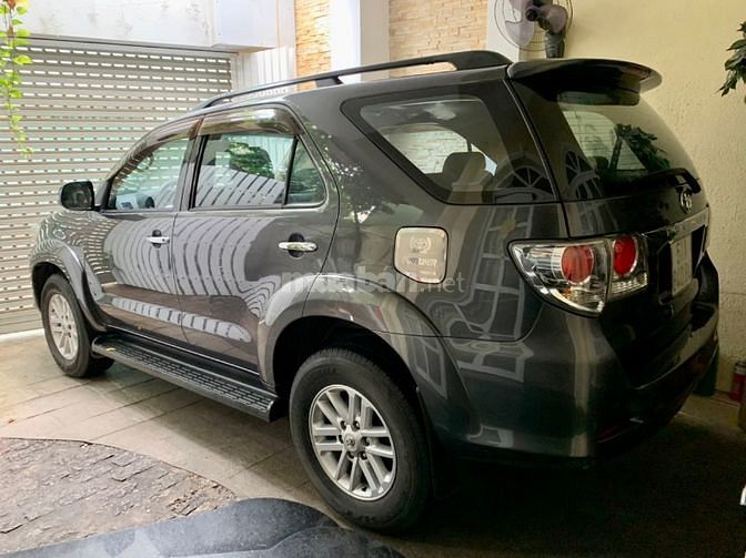 Gia đình cần bán xe Fortuner bản V đời cuối 2014, 420tr