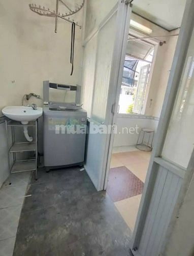 Cho thuê nhà 2 tầng 2Pn, có nội thất gần siêu thị Big C chỉ 5 triệu/th