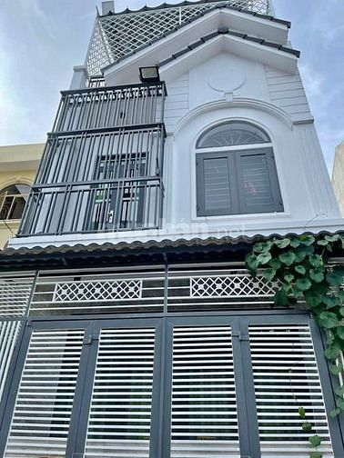VỢ BỆNH BÁN GẤP ĐƯỜNG TẠ UYÊN Q11 57M2/2TỶ390TRIỆU SHR GẦN CHỢ SHR