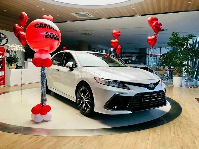 Toyota Camry 2023 nhập Thái giảm sâu 