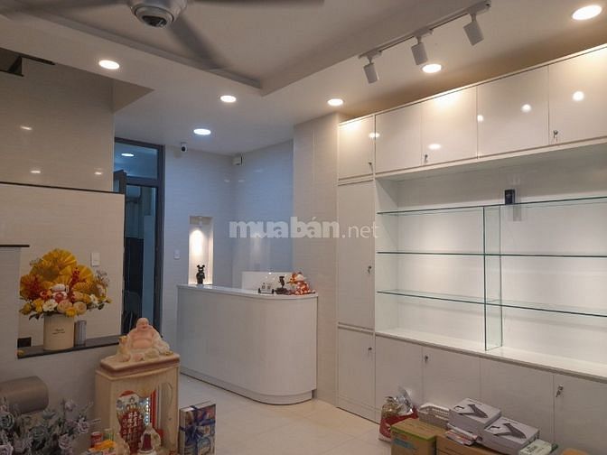 Sang Spa đường số 12, Phường Bình Hưng Hoà, Quận Bình Tân