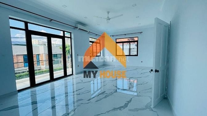 MẶT HÀNG ĐỈNH CAO LẠI RA NÈ AC ƠI VILLA SÂN VƯỜN HỒ BƠI THANG MÁY 5PN