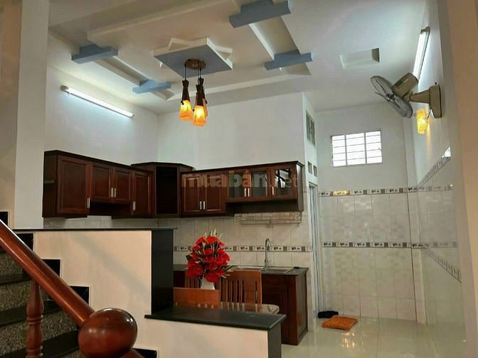 Nhà 2 lầu hẻm thông đường TL15 Quận 12