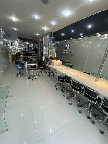 Bán nhà mặt tiền 49 Huỳnh Văn Bánh, P.17, Q.Phú Nhuận, 3x14m, 3 lầu