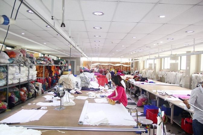 Bán Tòa nhà cao cấp 11 tầng Bến Bình Đông. Nhà thiết kế đẹp cao cấp