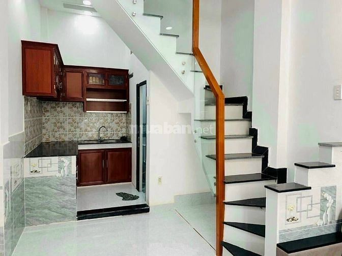Cần bán gấp nhà mặt tiền đường Lạc Long Quân phường 3 quận 11 