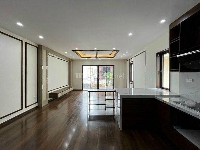 BÁN GẤP NHÀ 554 NGUYỄN VĂN CỪ ÔTÔ VÀO NHÀ, CĂN GÓC 54M2 CÓ THANG MÁY
