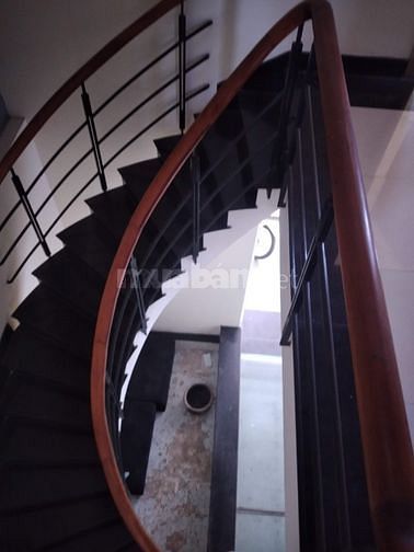 Bán Căn nhà 6x18m 3 lầu +sân thượng, đường Võ Liêm Sơn P4Q8, 