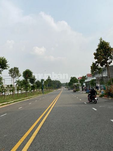 CẮT LỖ BÁN GẤP 1860M2 THỔ CƯ SHR 200 TRIỆU (GIÁ 100%) CÁCH CHỢ 400M