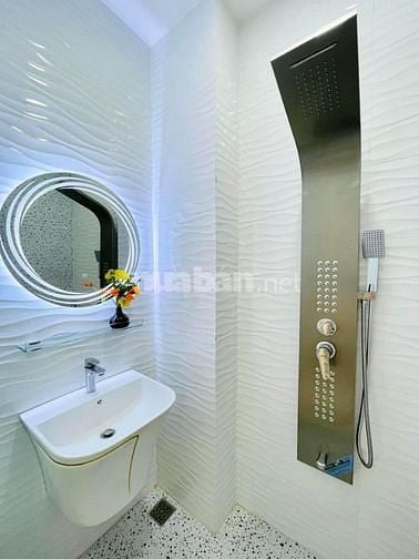 Bán NHANH căn nhà đúc 2 lầu 36m2, SHR, xe hơi đổ trước nhà, Giá TL. NH