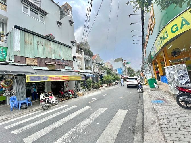 Bán gấp căn góc 2 mặt tiền số 72 Đường số 51 và Lâm Văn Bền, Q7