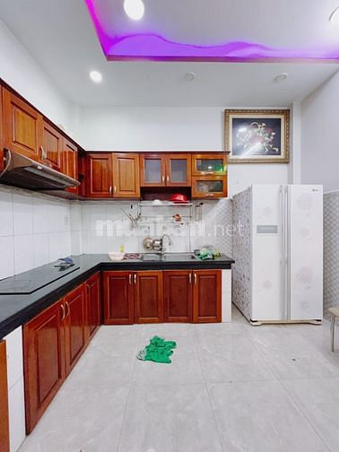 Cho thuê nhà đầy đủ tiện nghi hẻm 4m xe hơi đường Cao Thắng P11 Q10