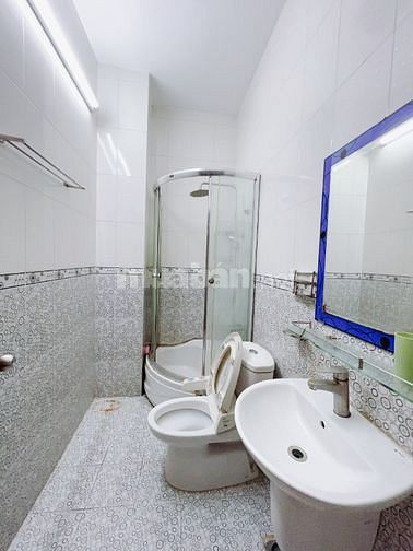 Cho thuê nhà đầy đủ tiện nghi hẻm 4m xe hơi đường Cao Thắng P11 Q10