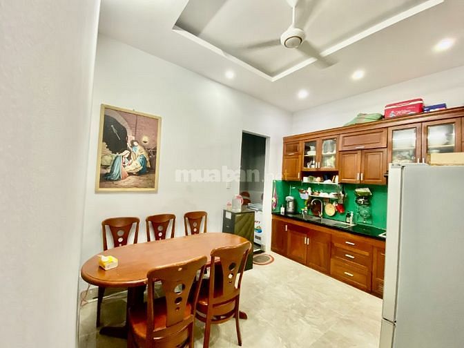 CC BÁN NHÀ SÁT ĐẠI ĐÔ THỊ VẠN PHÚC, ĐƯỜNG 7m,3TẤM-1TUM, 4PN-4WC,PK-PB