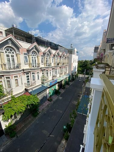CC BÁN NHÀ SÁT ĐẠI ĐÔ THỊ VẠN PHÚC, ĐƯỜNG 7m,3TẤM-1TUM, 4PN-4WC,PK-PB
