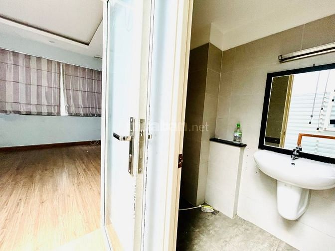 bán gấp nhà ngay chợ đo đạc. Phường Bình an, trần não. Quận 2